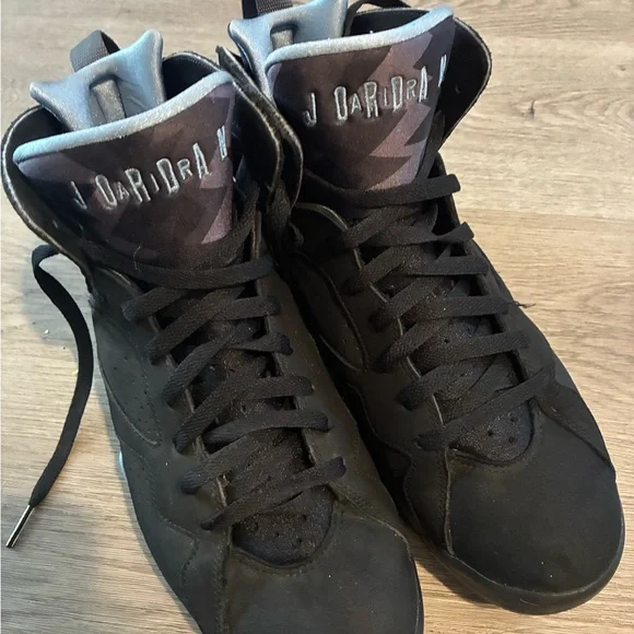 Black High-Top Men's Shoes